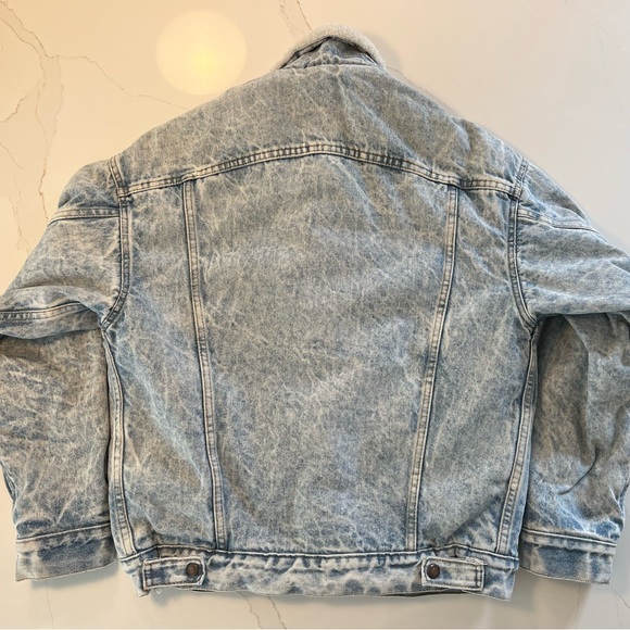 Levi’s Denim Jacket - Picture 2 of 3